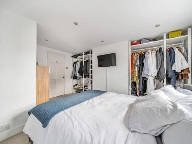 Apartment for sale in Tulse Hill, Greater London