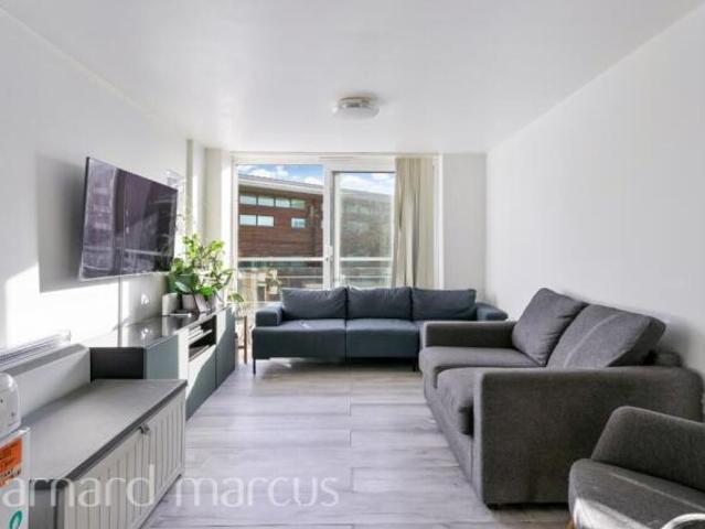 Apartment for sale in London Borough of Hounslow, Feltham