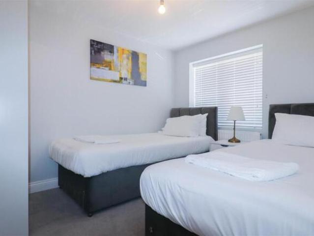 Apartment for sale in Hook End, South Oxfordshire