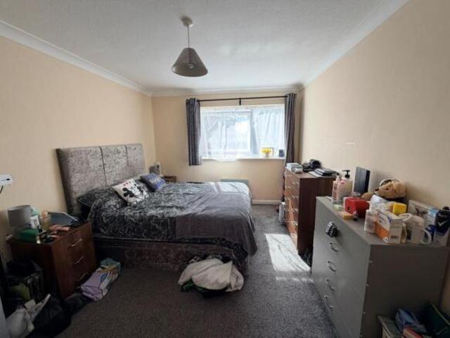 Apartment for sale in Slough