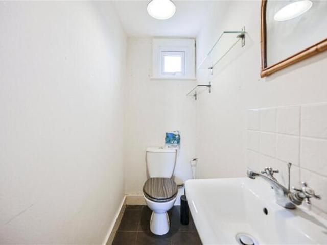 Apartment for sale in Wood Green, Greater London