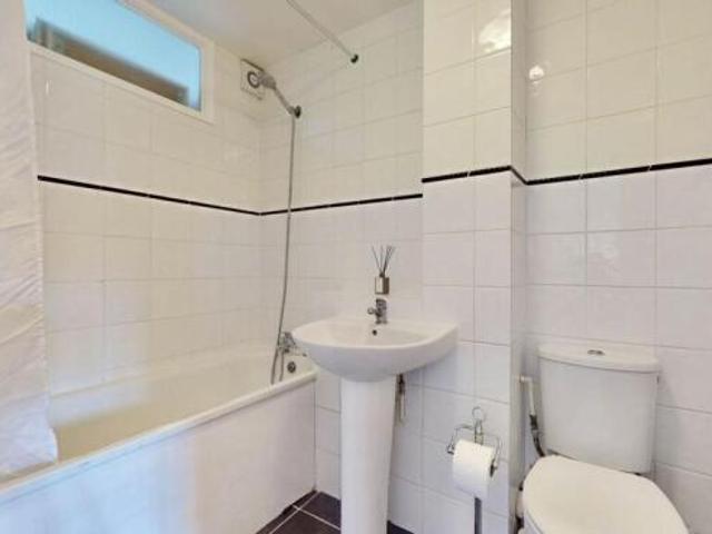 Apartment for sale in Highgate, Greater London