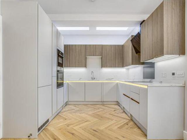 House for sale in Twickenham, Greater London