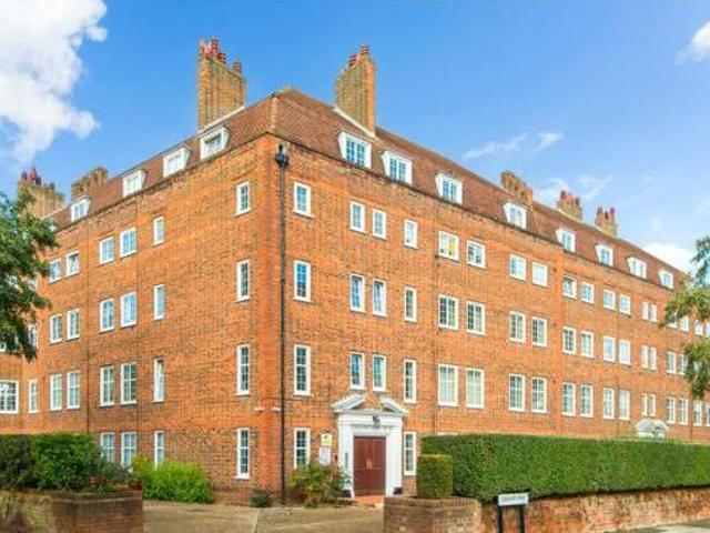 House for sale in Twickenham, Greater London