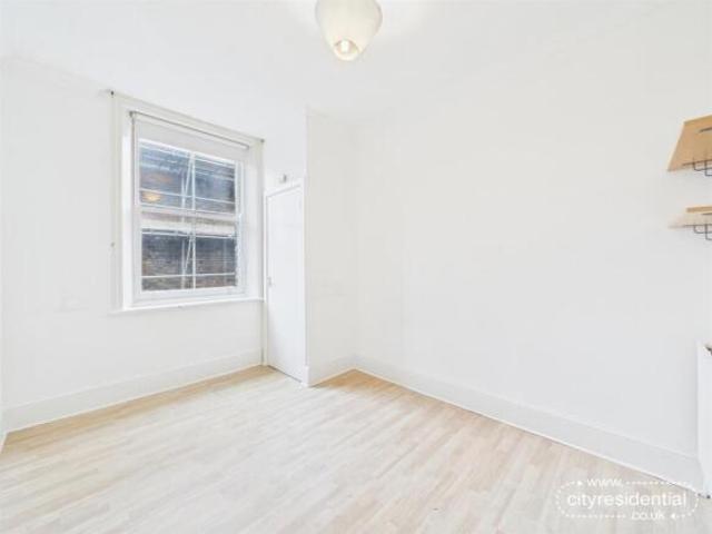 Apartment for sale in Calderstones
