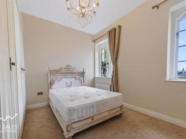 Apartment for sale in Brincliffe, Sheffield