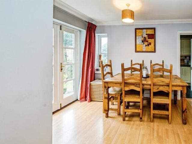 Apartment for sale in Slough