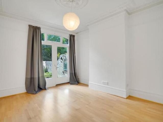 Apartment for sale in Sydenham, Greater London
