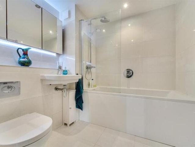 Apartment for sale in East Twerton, Dulcote