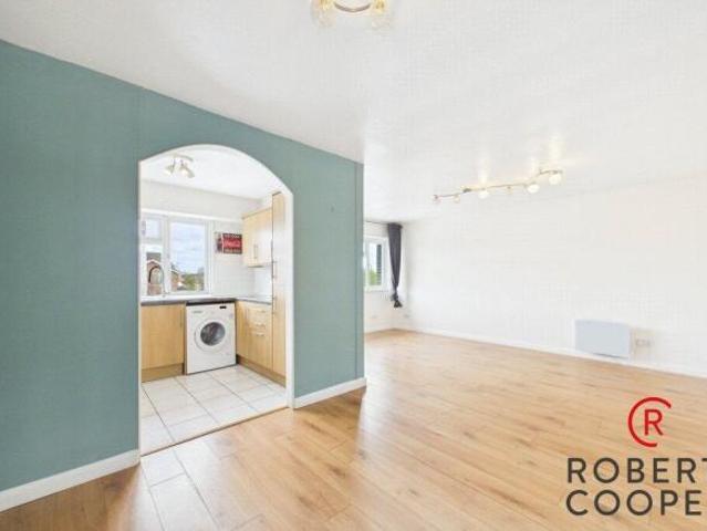 Apartment for sale in Ruislip, Greater London