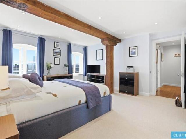 Apartment for sale in Chelmondiston, Suffolk