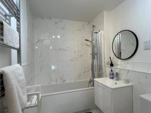 Apartment for sale in Five Acres, Hertfordshire