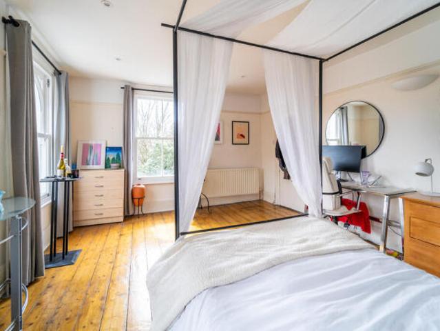 Apartment for sale in Highbury, Greater London