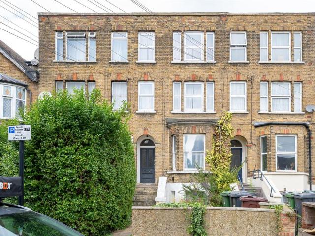 Apartment for sale in Leytonstone
