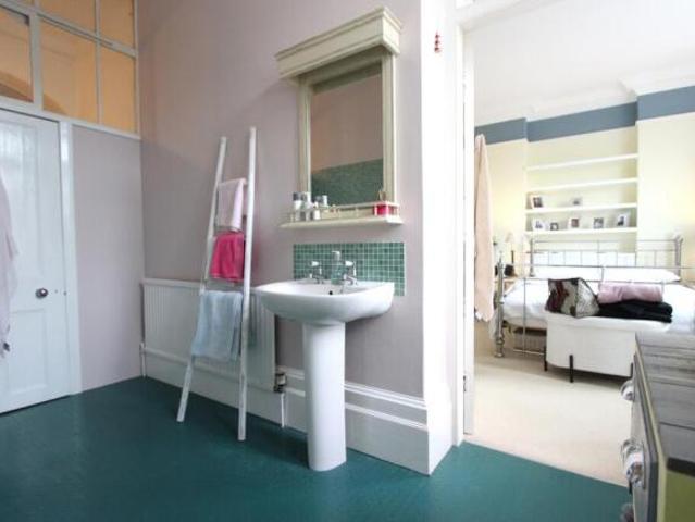 Apartment for sale in Ash, Kent