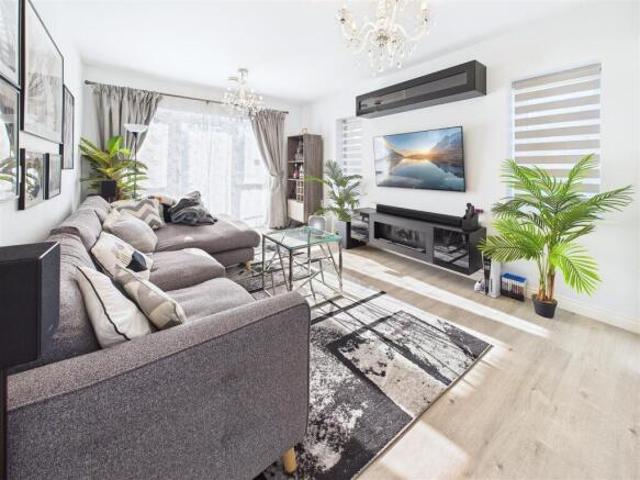 Apartment for sale in Moulsham, Chelmsford