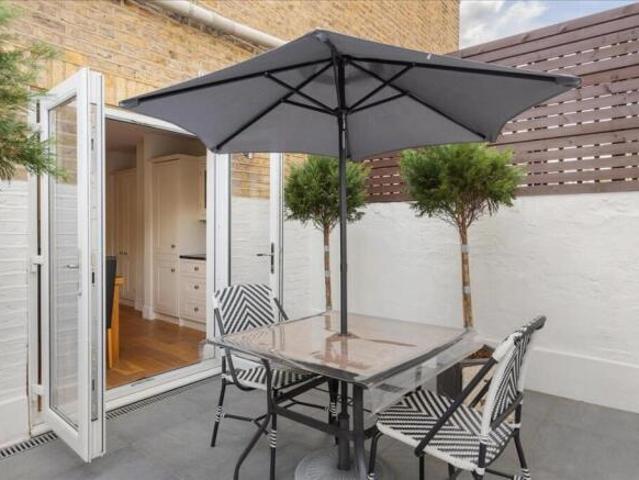 Apartment for sale in Fulham, Greater London