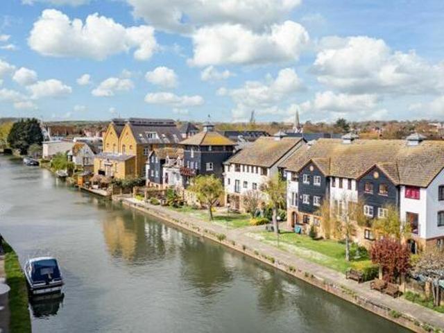 House for sale in Kings Hill, Colliers End