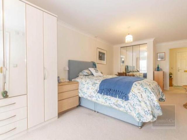 Apartment for sale in Lakenham, East Bank