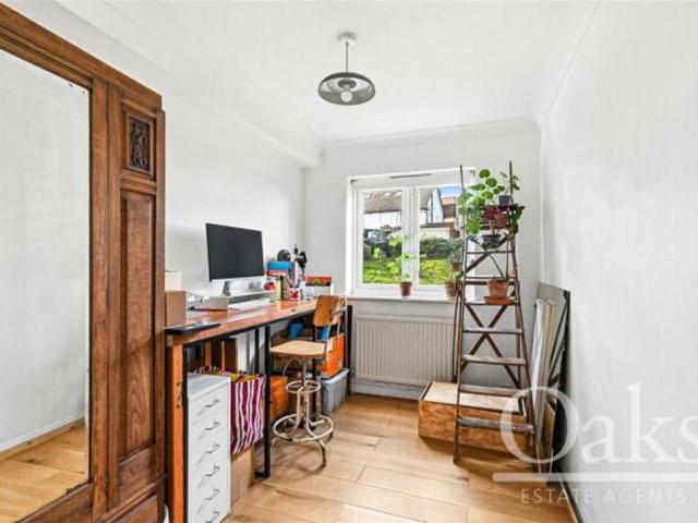 Apartment for sale in London Borough of Croydon, South Norwood