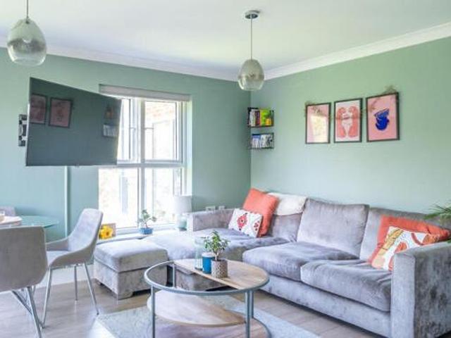 House for sale in Green Close, Warwickshire