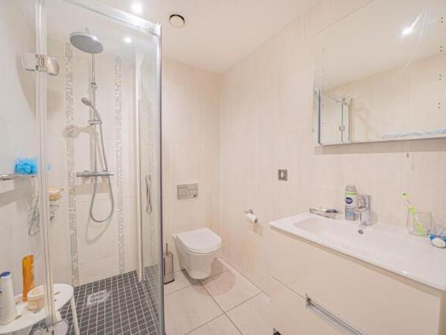 Apartment for sale in Solihull, West Midlands