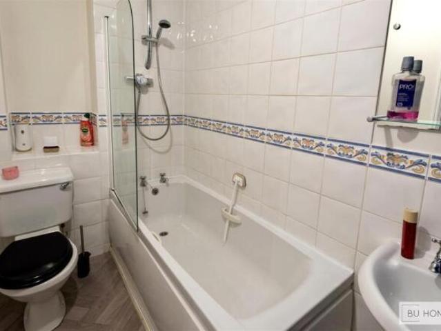 Apartment for sale in Solihull, West Midlands