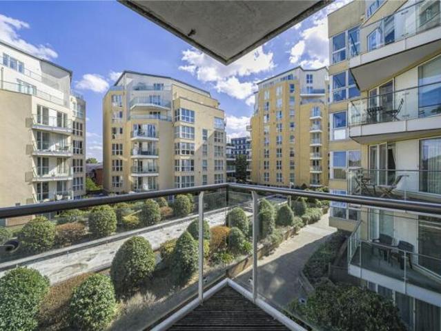 Apartment for sale in Rotherhithe, Greater London