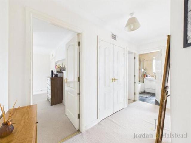 Apartment for sale in Hough Green, Two Mills