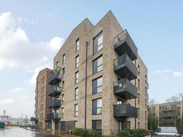 House for sale in North Watford, Hertfordshire
