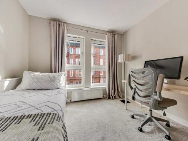 Apartment for sale in Shawlands, Scotland