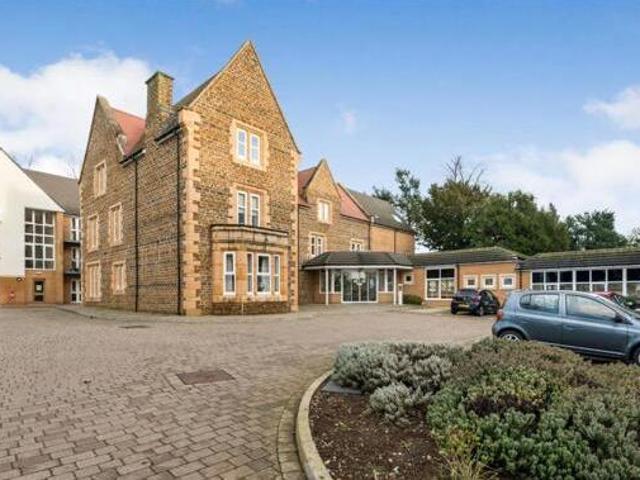 House for sale in Northampton, Northamptonshire