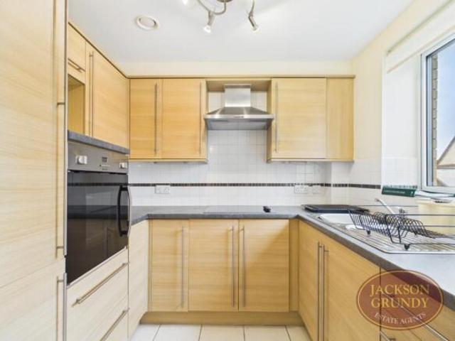 Apartment for sale in Abington, Northampton