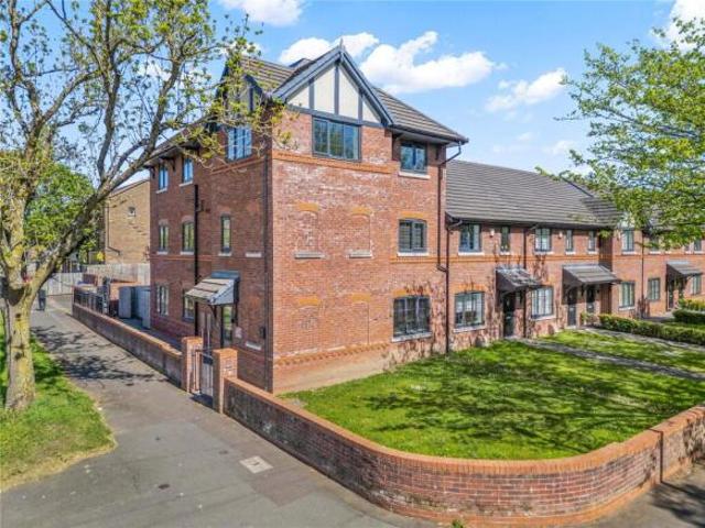 Apartment for sale in Trafford Park, Greater Manchester