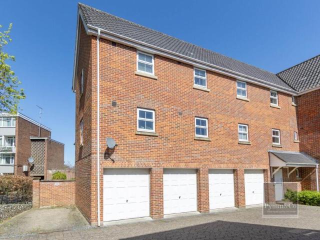 Apartment for sale in Heigham Grove, East Bank