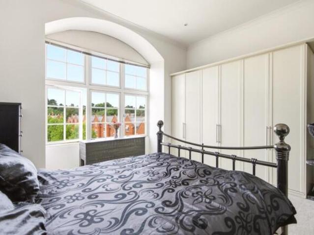 Apartment for sale in Napsbury Park, Five Acres