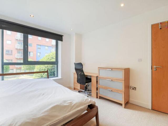 Apartment for sale in Fitzwilliam, West Yorkshire