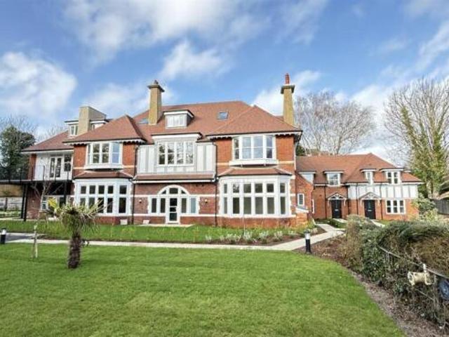 Apartment for sale in West Cliff, Acol