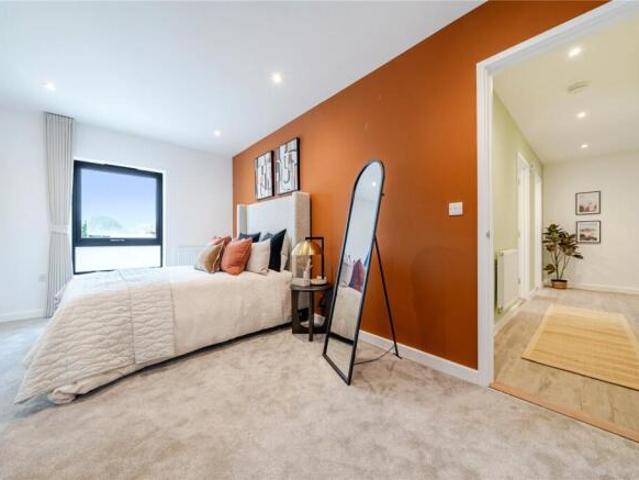 Apartment for sale in Erith, Greater London
