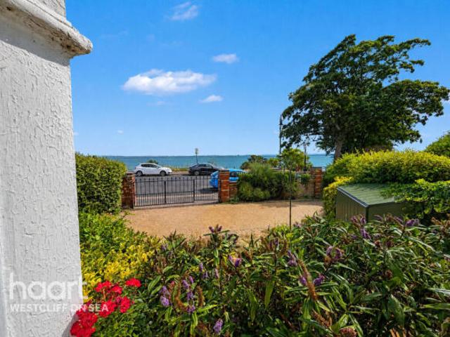 Apartment for sale in Alton Barnes, Essex