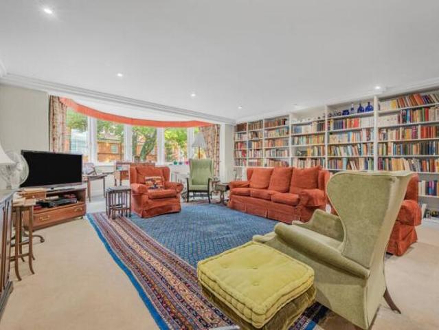Apartment for sale in Hampstead, Greater London
