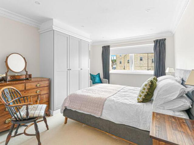 Apartment for sale in South Lane, West Yorkshire