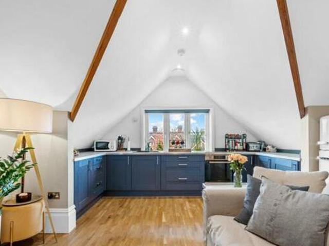 House for sale in Weybridge, Elmbridge