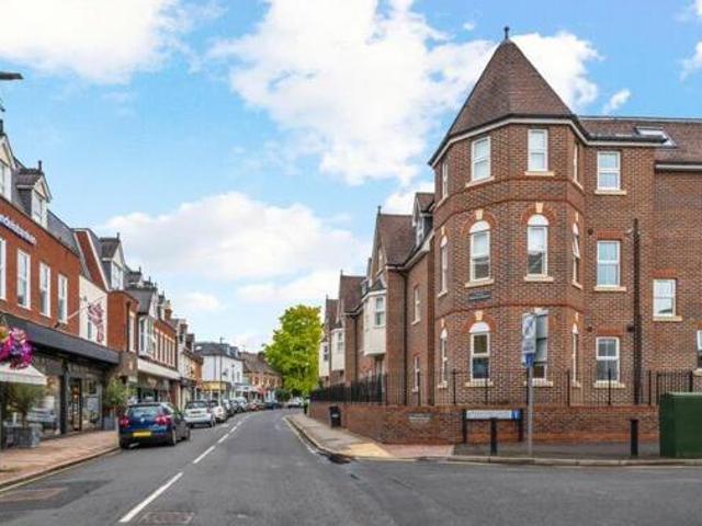 House for sale in Weybridge, Elmbridge