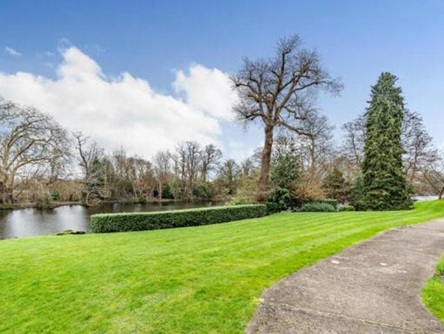 House for sale in Weybridge, Elmbridge