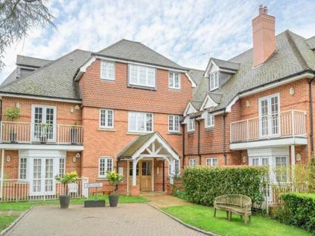 House for sale in Weybridge, Elmbridge