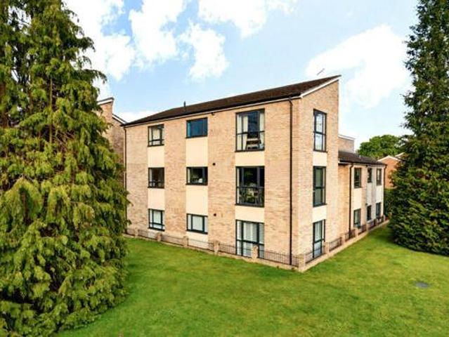 House for sale in Weybridge, Elmbridge
