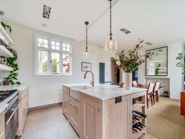 House for sale in Weybridge, Elmbridge