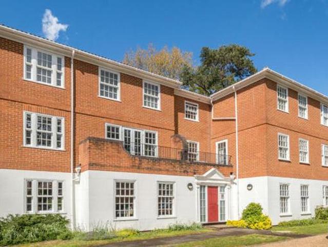 House for sale in Weybridge, Elmbridge