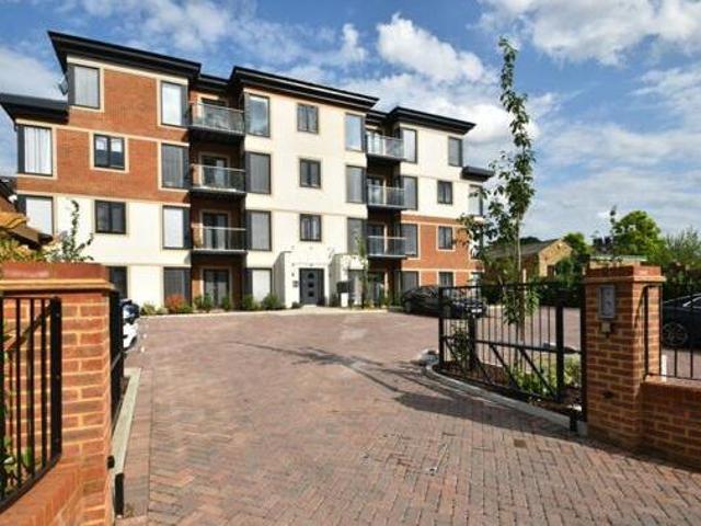 House for sale in Weybridge, Elmbridge